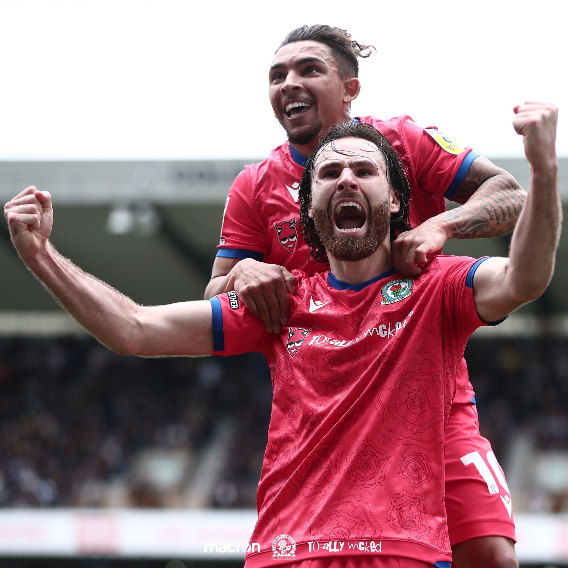 Отыграться с 1:3 и пролететь мимо плей-офф за выход в АПЛ. Безумие в последнем туре Чемпионшипа