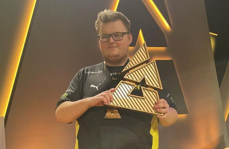 Кирилл «Boombl4» Михайлов, NAVI, Валерий «B1t» Ваховский, Илья «Perfecto» Залуцкий, Александр «S1mple» Костылев, Владислав «nafany» Горшков, Gambit, Денис «Electronic» Шарипов, BLAST Premier World Final