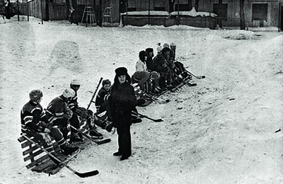 книги, Кристалл Саратов, Дукла Тренчин, Станислав Гридасов, сборная СССР, сборная Чехословакии, Иван Глинка, Владислав Третьяк, чемпионат СССР, ВХЛ, болельщики