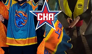 Скандалище в КХЛ: болельщиков «Шанхая» не пускали на арену – требовали перевод иероглифов