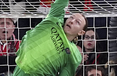 У Сафонова сухарь в ЛЧ. Он впервые сыграл с Забарным