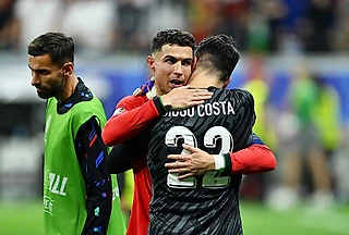 Три сэйва пенальти – и Португалия в четвертьфинале! Гений Кошта спас Роналду