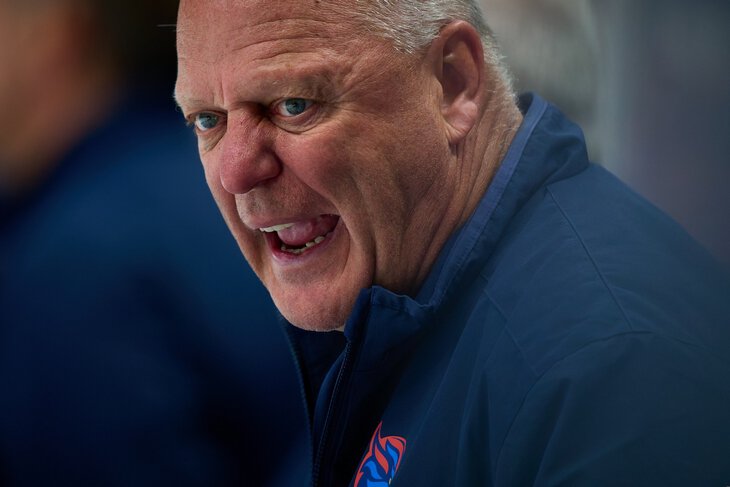 Фотография поста в ленте «Боже, что это за говно?» Тренер «Шанхая» надел микрофон во время матча