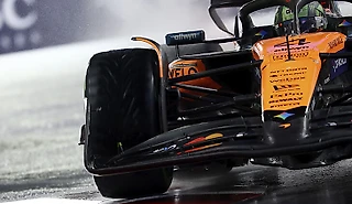 Внезапный дождь в квале «Ф-1» в Вегасе: с пилотажем на грани лучше справился Норрис, Хэмилтон – последний