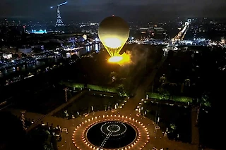 Олимпиада-2024 открыта! Огонь парит над центром Парижа! Детали уникальной церемонии: яркой и спорной