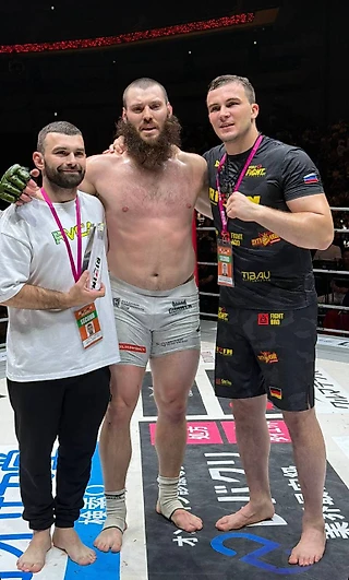 Александр Солдаткин вышел в финал Гран-При Rizin после двух доминантных побед