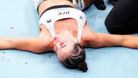 Боец UFC отключилась на 2 минуты – ее задушили после нокаута