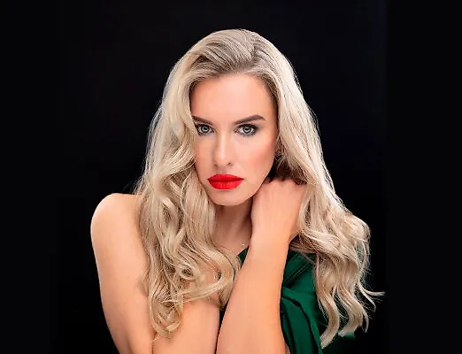 Помните Марию Комиссарову, которая сломала позвоночник в Сочи? Она развелась и вернулась в Россию