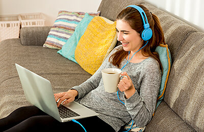 Зумеры правда отказались от секса, алкоголя и живого общения?