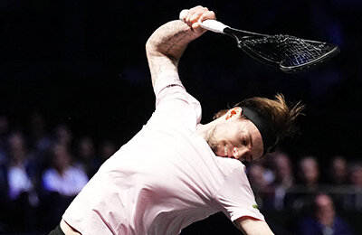 «Что это за бред, #####?» Бублик уничтожил ракетку и проиграл в Париже