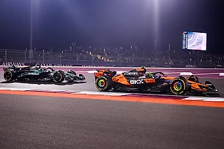 «Так мог подумать только безмозглый». «Мерседес» подарил два очка Норрису ради титула «Ф-1»?