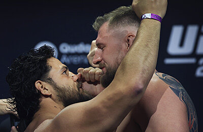 Волкову не верят, что у него 201 см – соперник даже вставал на стул, чтобы быть с ним одного роста