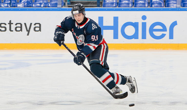 Драма в молодежном хоккее: игрок с метра не забил в пустые ворота − соперник отыгрался и победил в овертайме