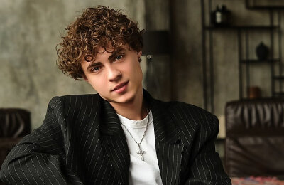 Михаил Сотников, Актеры, Бедные смеются, богатые плачут, Полина Денисова