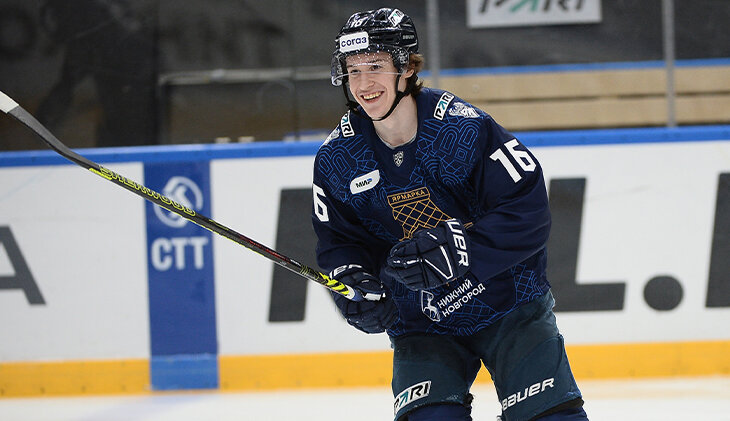 Ювелирный гол вундеркинда «Торпедо»: забил из-за ворот – от шлема вратаря