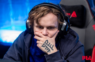 Valve, Антон «Dyrachyo» Шкредов