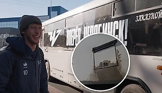 Пранк дня: развалюха вместо автобуса игрокам «Челябинска». Пришлось смириться и ехать в ржавом!