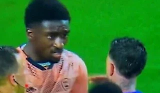 Расистский скандал во Франции: игрок помахал перед носом. Сделал «фу», потому что от соперника плохо пахло