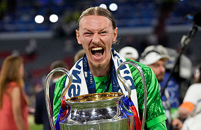 Матвей Сафонов выиграл Лигу чемпионов. Сразу!