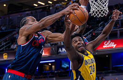 0,4 секунды абсолютного безумия в НБА 🤯