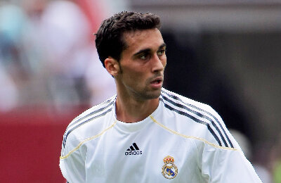 Вспомните состав «Реала» в дебютном матче Арбелоа-футболиста? Больше 20 лет назад!