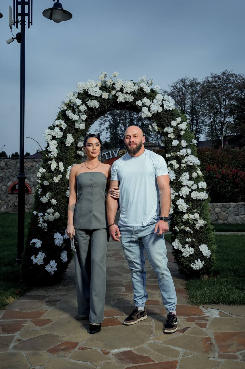 Вика со своим парнем