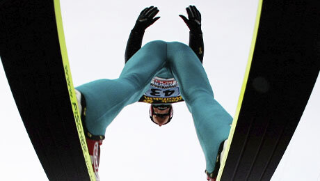 Прыгуны увеличивают пенисы, чтобы дальше лететь? Читерство, которого никто не ждал