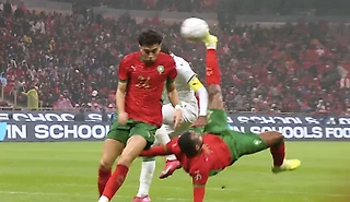 Гол через себя – в первом матче Кубка Африки. Эль-Кааби из Марокко хватило 9 минут