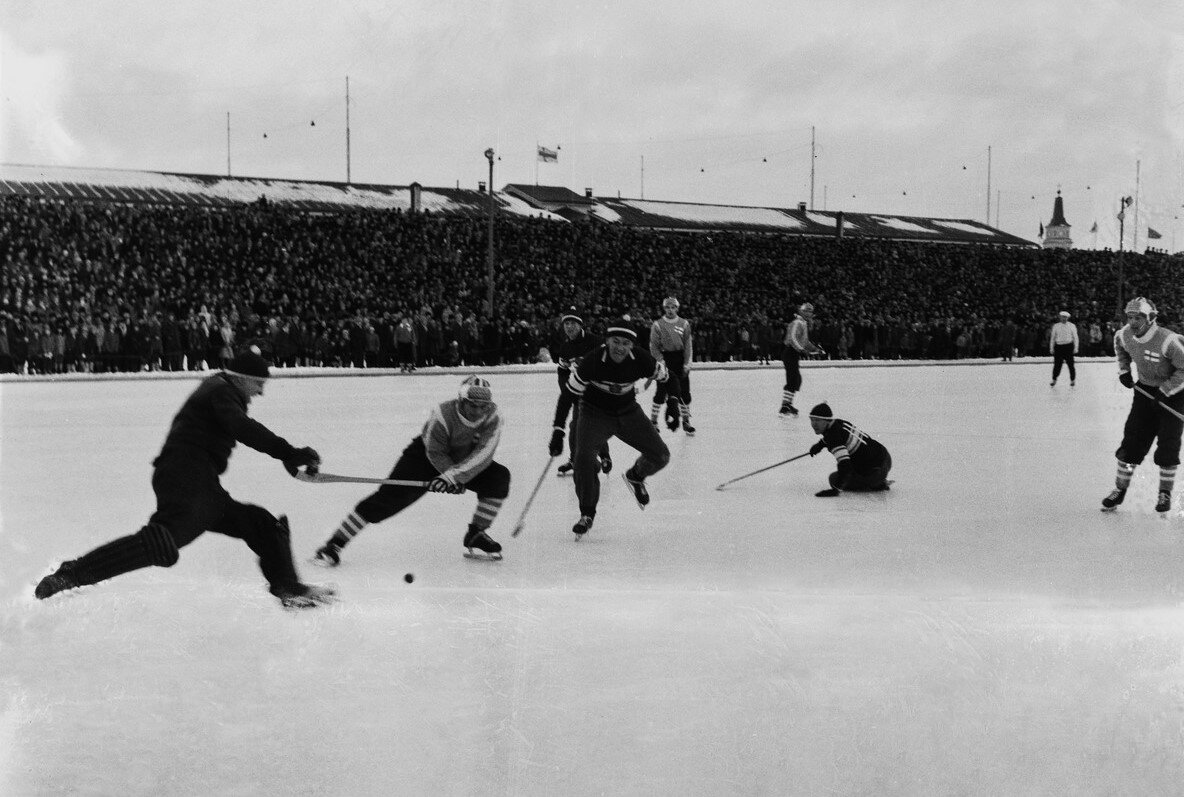 Хоккей с мячом на острове в устье реки Оулуйоки в феврале 1959 года (фото):  Финляндия - СССР - Постмодерн и старые фотоснимки - Блоги Sports.ru