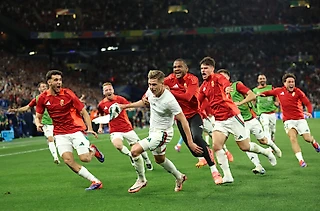 Венгрия счастлива: гол на 90+10 спас шанс на плей-офф 💚