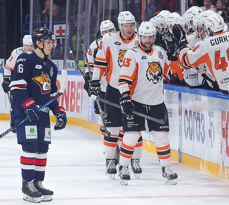 Что творит «Амур»! Две шайбы за 15 секунд – и «Магнитка» в ауте