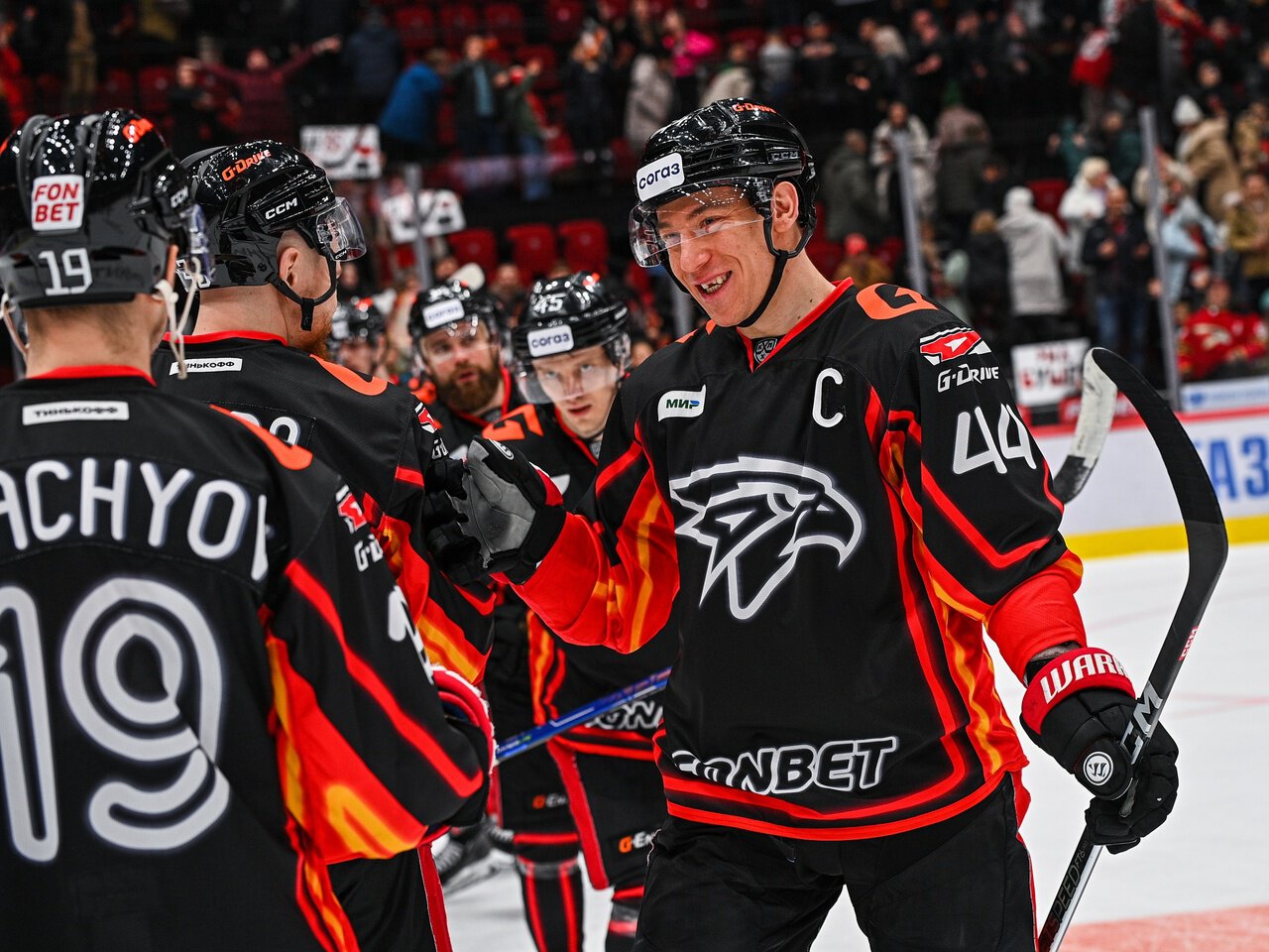 Яркий разгром от «Авангарда»: 8 шайб в ворота «Сочи» и 5 очков у главного снайпера КХЛ