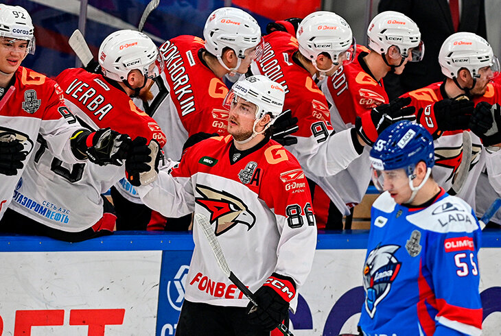 «Лада» трижды удалилась за одну ошибку. Итог – гол «Авангарда» и поражение