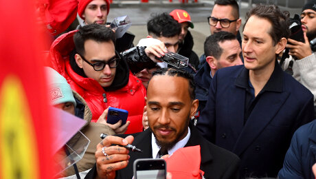 Босс «Феррари» заткнул Хэмилтона: в провалах виновны пилоты, а команда «Ф-1» – супер. Он совсем?!