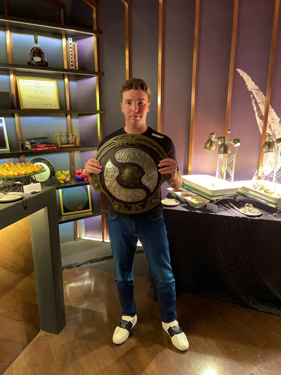 Максим Jr Демин