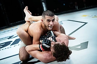 «Ни за кем бегать не буду». Мокаев скитается после увольнения из UFC – сменил три лиги за полгода
