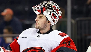 «Каролина» лидирует на Востоке! Так уверенно, что даже Кочетков бросает по воротам