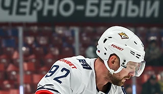 Кузнецов сыграл в Челябинске впервые за 11 лет. И жестко получил по лицу