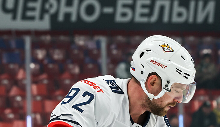 Кузнецов сыграл в Челябинске впервые за 11 лет. И жестко получил по лицу