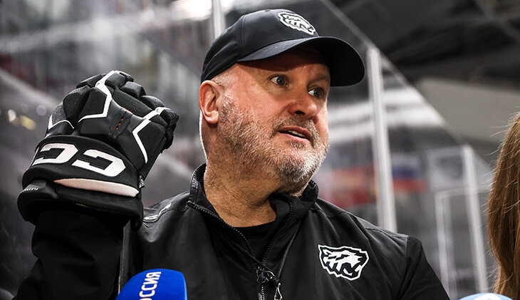 Фотография поста в ленте Бенуа Гру – самый беззаботный тренер в КХЛ. Доказываем