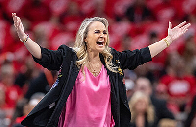 Бекки Хэммон – самый успешный тренер в современном баскетболе