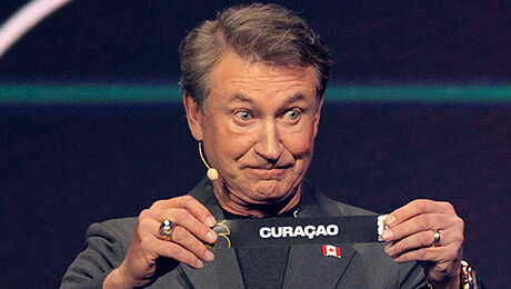 Гретцки высмеяли за жеребьевку ЧМ. Он ошибся в названиях нескольких стран