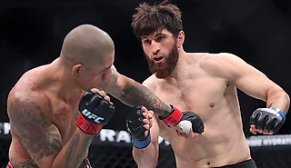 Кошмарное поражение Анкалаева: попал под локти Перейры, отдал пояс UFC и всех разозлил