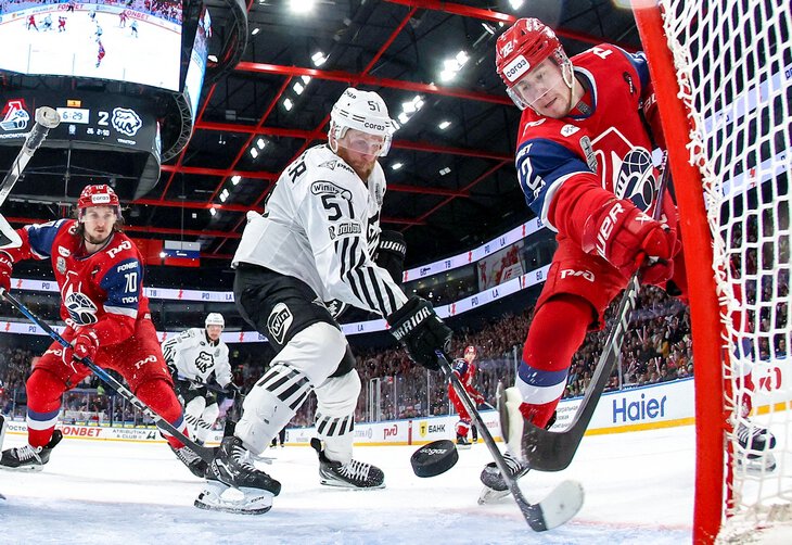 Фотография поста в ленте «Локо» и «Трактор» выдали кино! Вот детали изнутри, которые вы пропустили