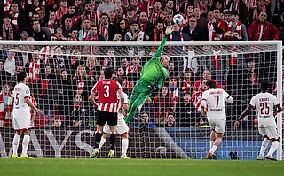 Сафонов не пропустил в ЛЧ. И впервые сыграл с Забарным