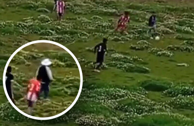Это худшее поле в мире: игроки теряются в кустах. На нем сыграли матч Кубка Перу!