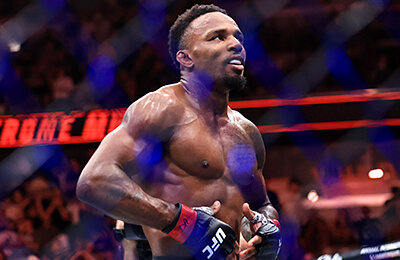 Нокаут локтем с разворота – редкая фантастика в UFC. В Чикаго случилось сразу два!