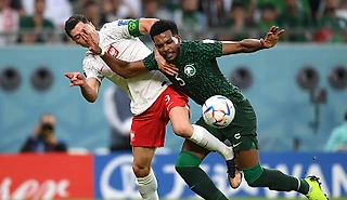 Он бесил Роналду, Месси и Левандовского. Что за провокатор?