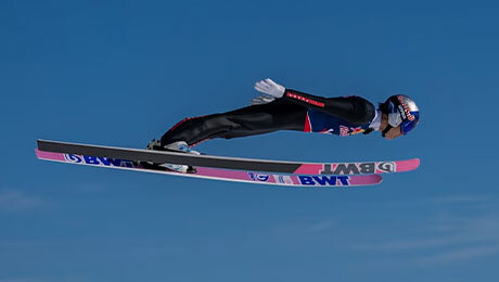 Вот это полет: 291 метр на лыжах со склона, 10 секунд в воздухе – почему этот рекорд не засчитали?