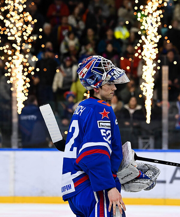 19-летний вратарь-рекордсмен 243 минуты не пропускал в КХЛ. Кто он и откуда взялся в СКА?